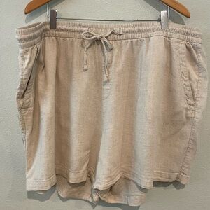Old Navy Women's Light Tan Cargo Shorts